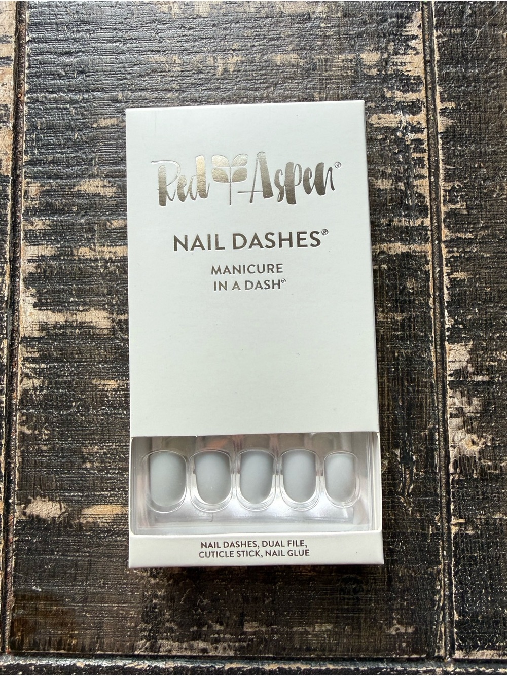 Red Aspen White Nail Dashes - Press-On Manicure
